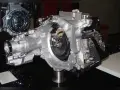 Schnittmodell eines DSG-Getriebes, das die komplexe Mechanik und die Langlebigkeit der Technologie zeigt.