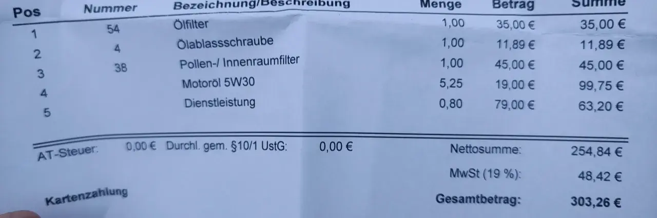 Rechnung für BMW Reparatur: Ölfilter, Öl, Dienstleistung. Gesamtkosten 303,26 €.
